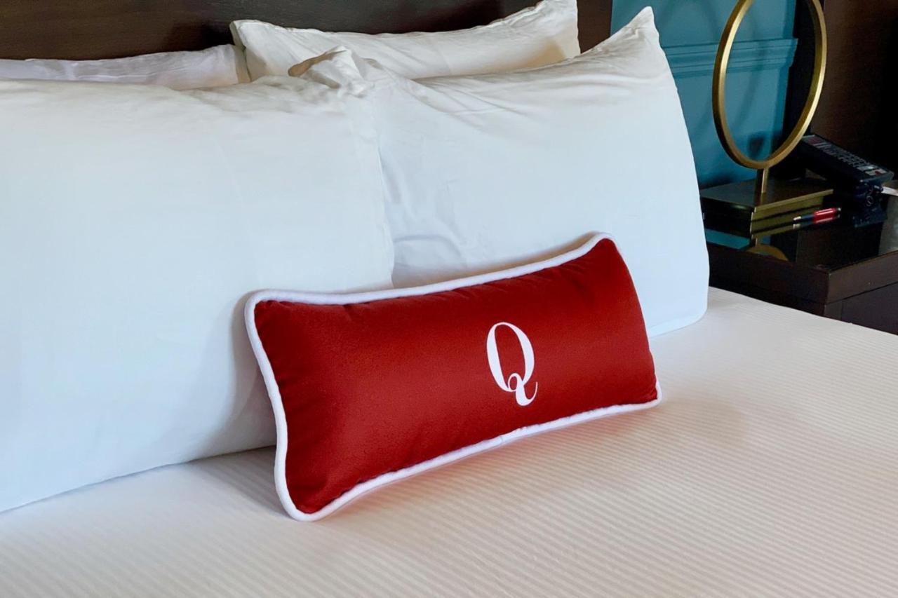 Hotel The Queensbury Glens Falls